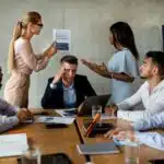 8 processus de communication eviter dentrer triangle dramatique victime persecuteur sauveteur 1