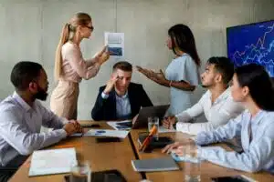 8 processus de communication eviter dentrer triangle dramatique victime persecuteur sauveteur 1