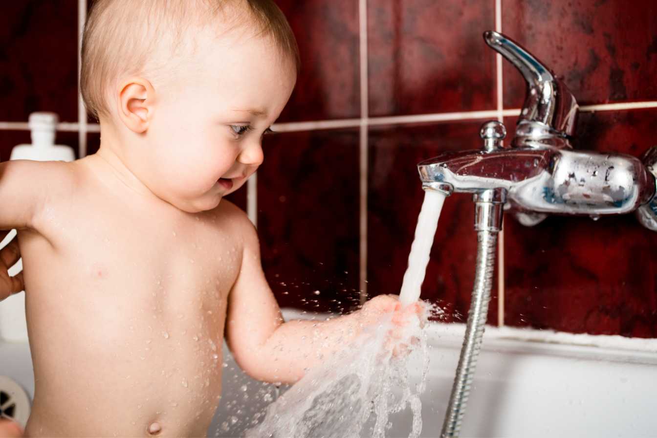 eau-du-robinet-bebe-3