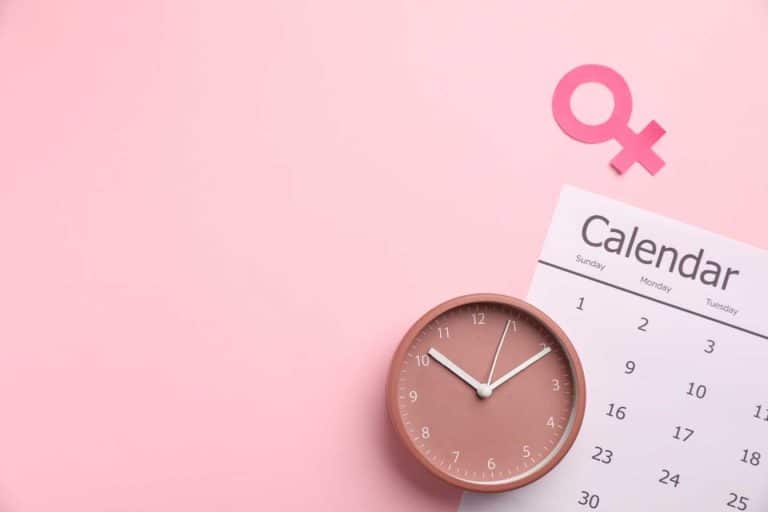 saignements a la menopause causes risques et quand consulter d urgence 1