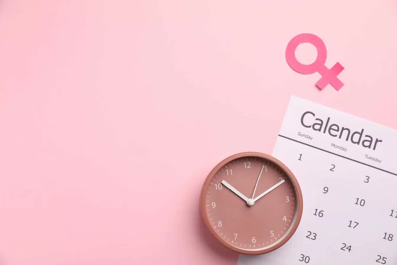 saignements a la menopause causes risques et quand consulter d urgence 1