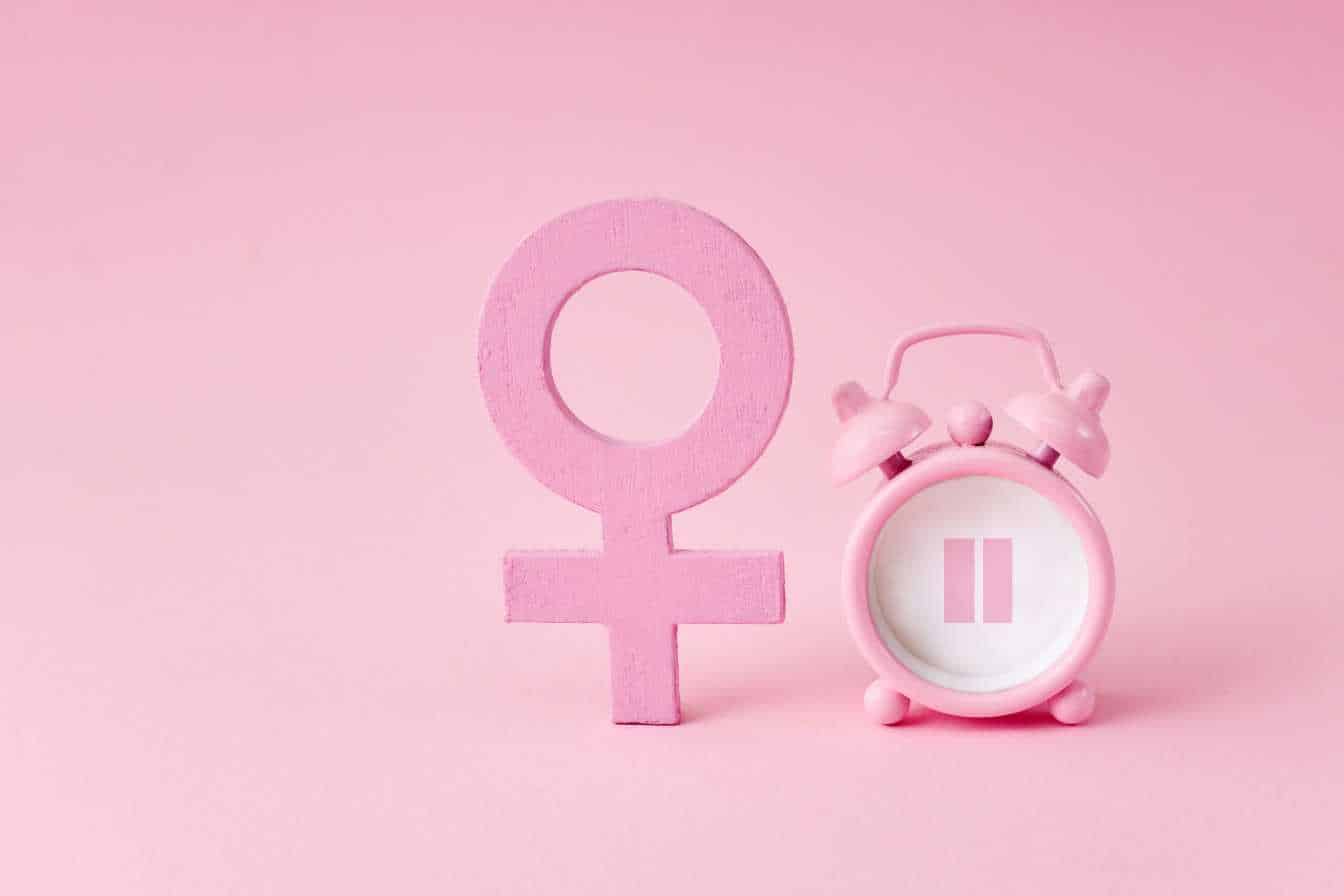 saignements-a-la-menopause-causes-risques-et-quand-consulter-d-urgence-2